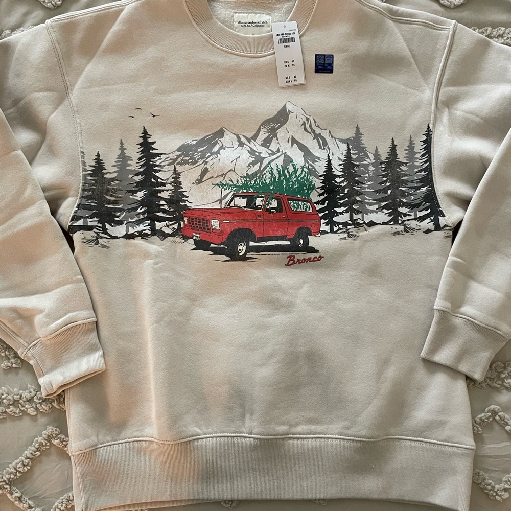 NWT A&F Holiday sweatshirt🎄 - Picture 2 of 4